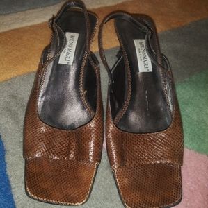 Lightly used Bruno Magli Italian Brown Leather Dress Shoes (Size 7.5)